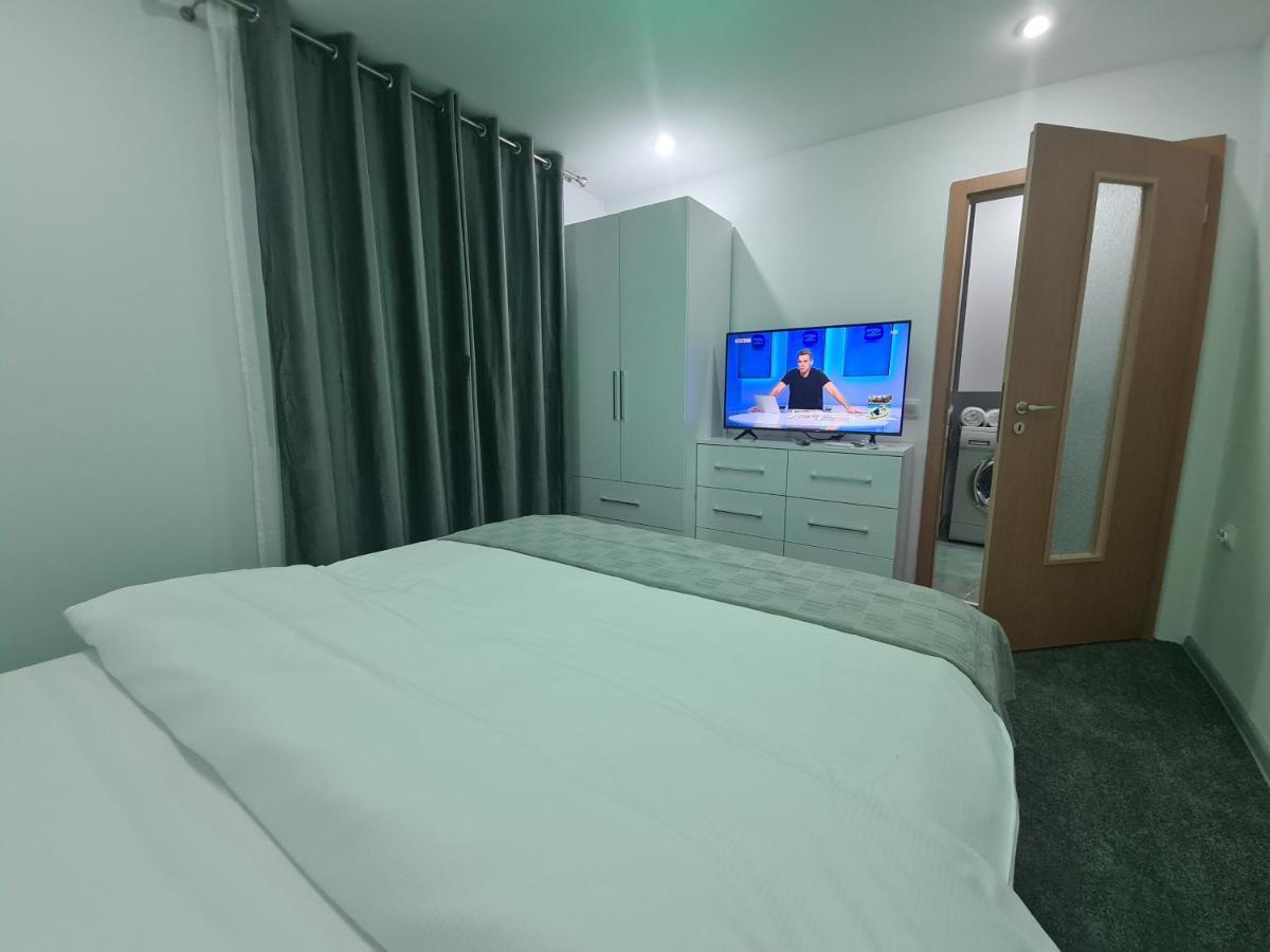 Apartament Ultra Central 3 Apartment Hunedoara Exterior photo