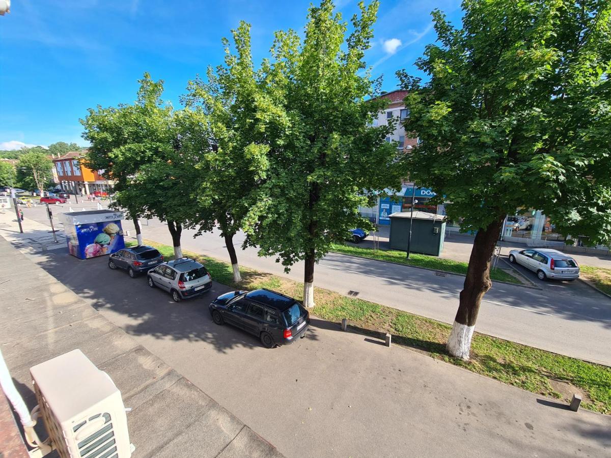 Apartament Ultra Central 3 Apartment Hunedoara Exterior photo