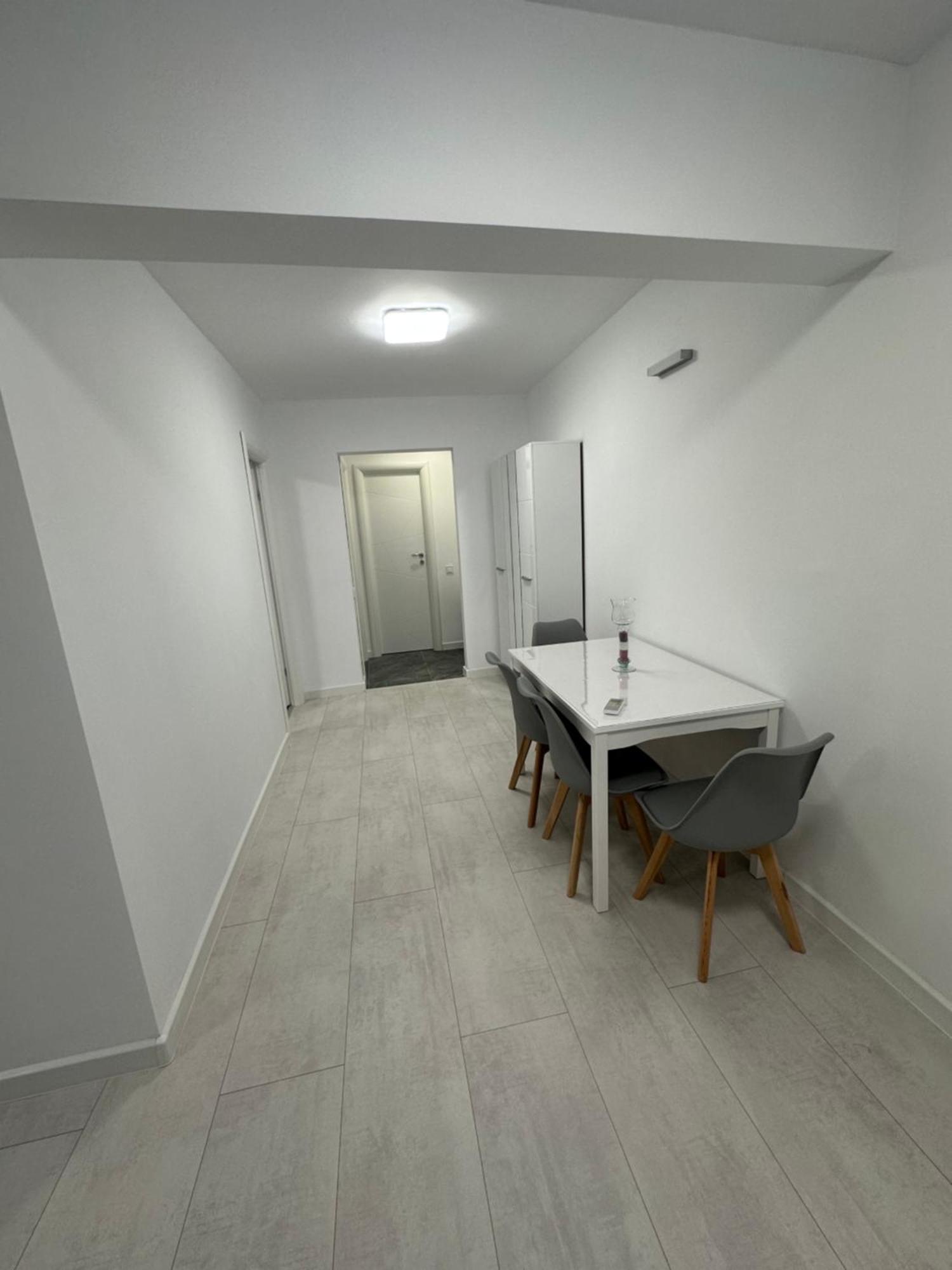 Apartament Ultra Central 3 Apartment Hunedoara Exterior photo