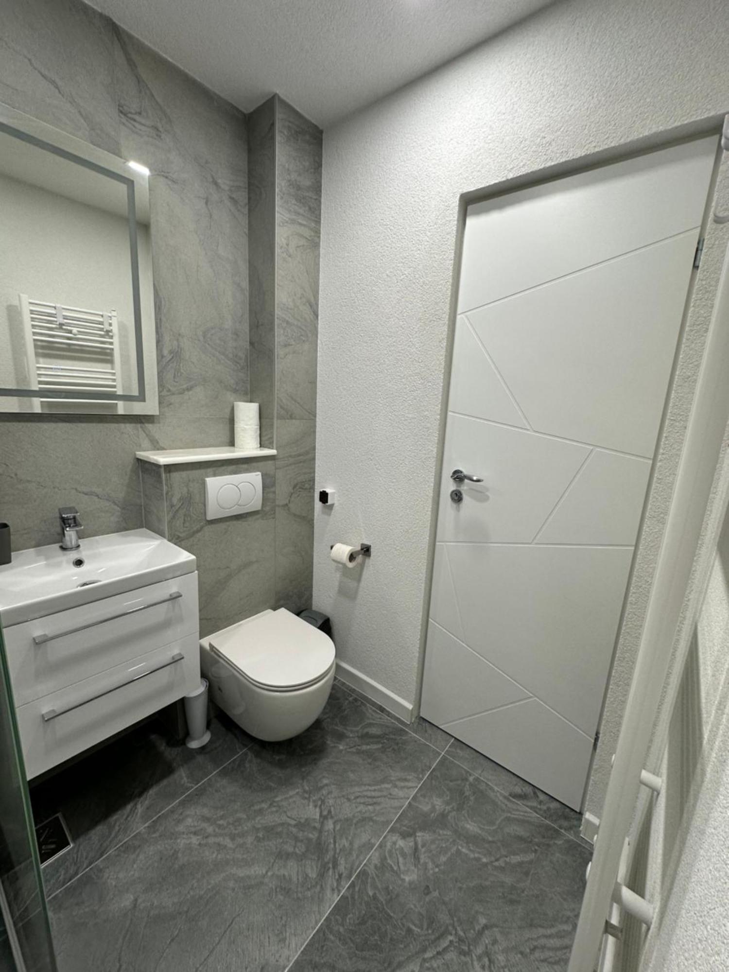 Apartament Ultra Central 3 Apartment Hunedoara Exterior photo